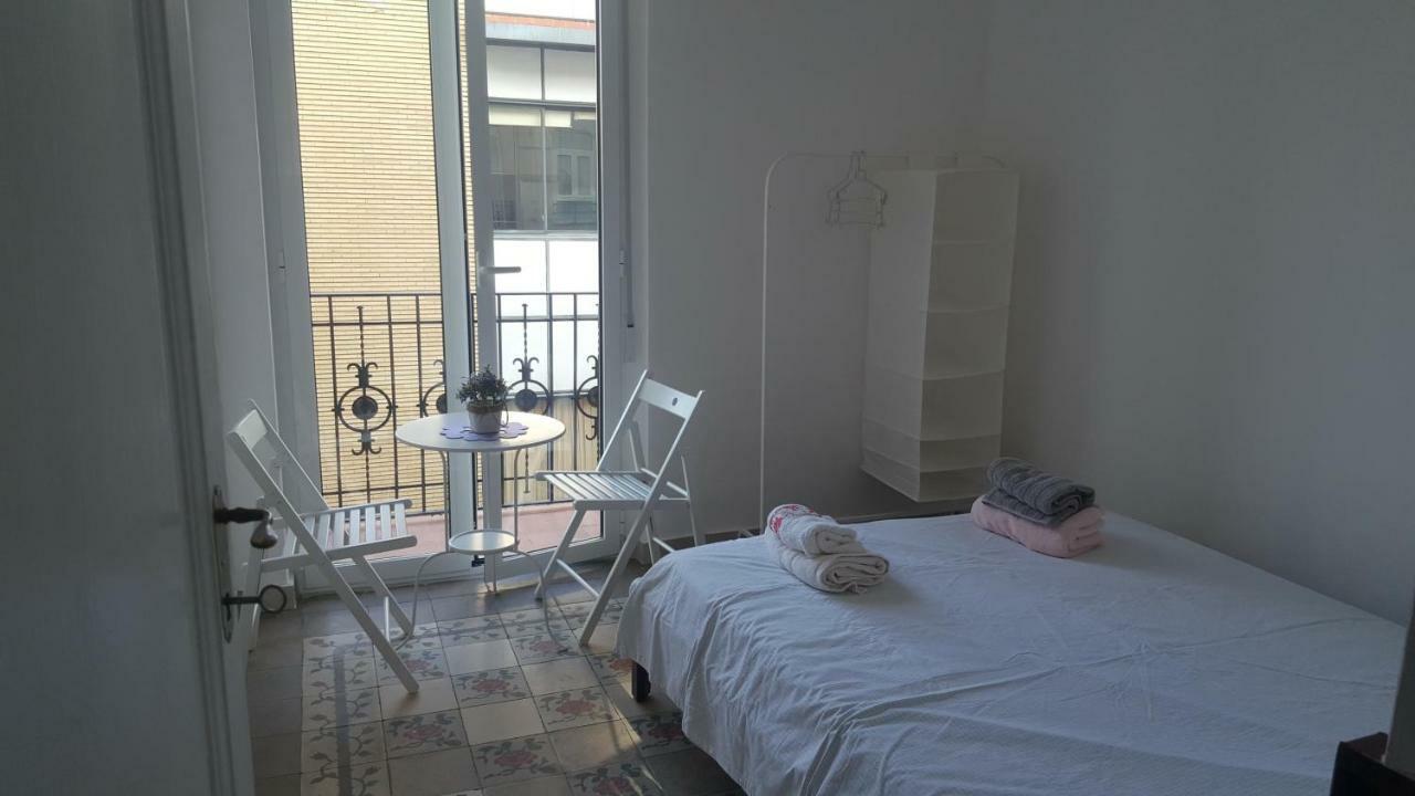 Oyo Guest House Ruzafa Valencia Buitenkant foto